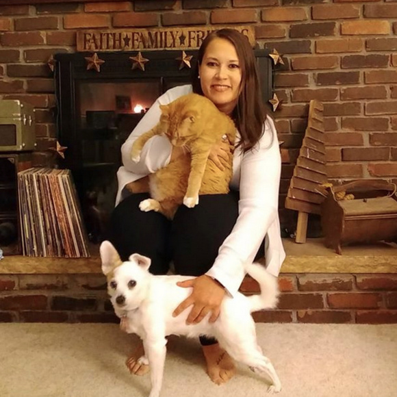 Meet your Posher, Emma - Picture 2 of 3